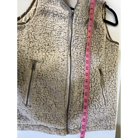 Reel Tree beige with camo lining Sherpa zip up vest Women's Size Medium - Picture 11 of 11